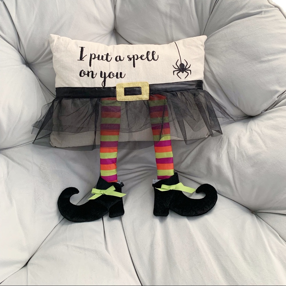 Hocus Pocus halloween decor pillow